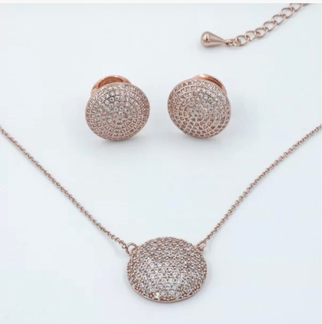 Colar com pingente moeda banhado a ouro rose feminino moeda cravejado G - Pétala Jóias